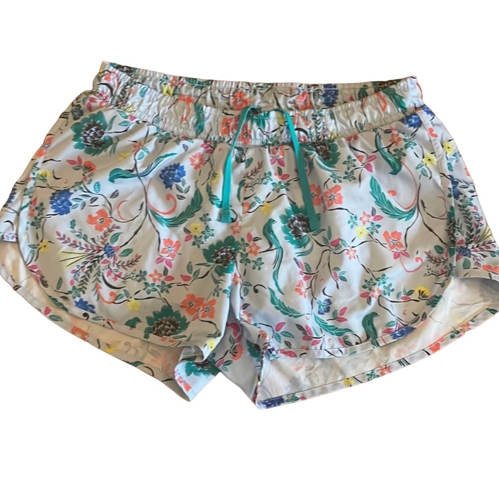 Old Navy active go-dry women’s shorts. Blue with colorful floral design. Size S.